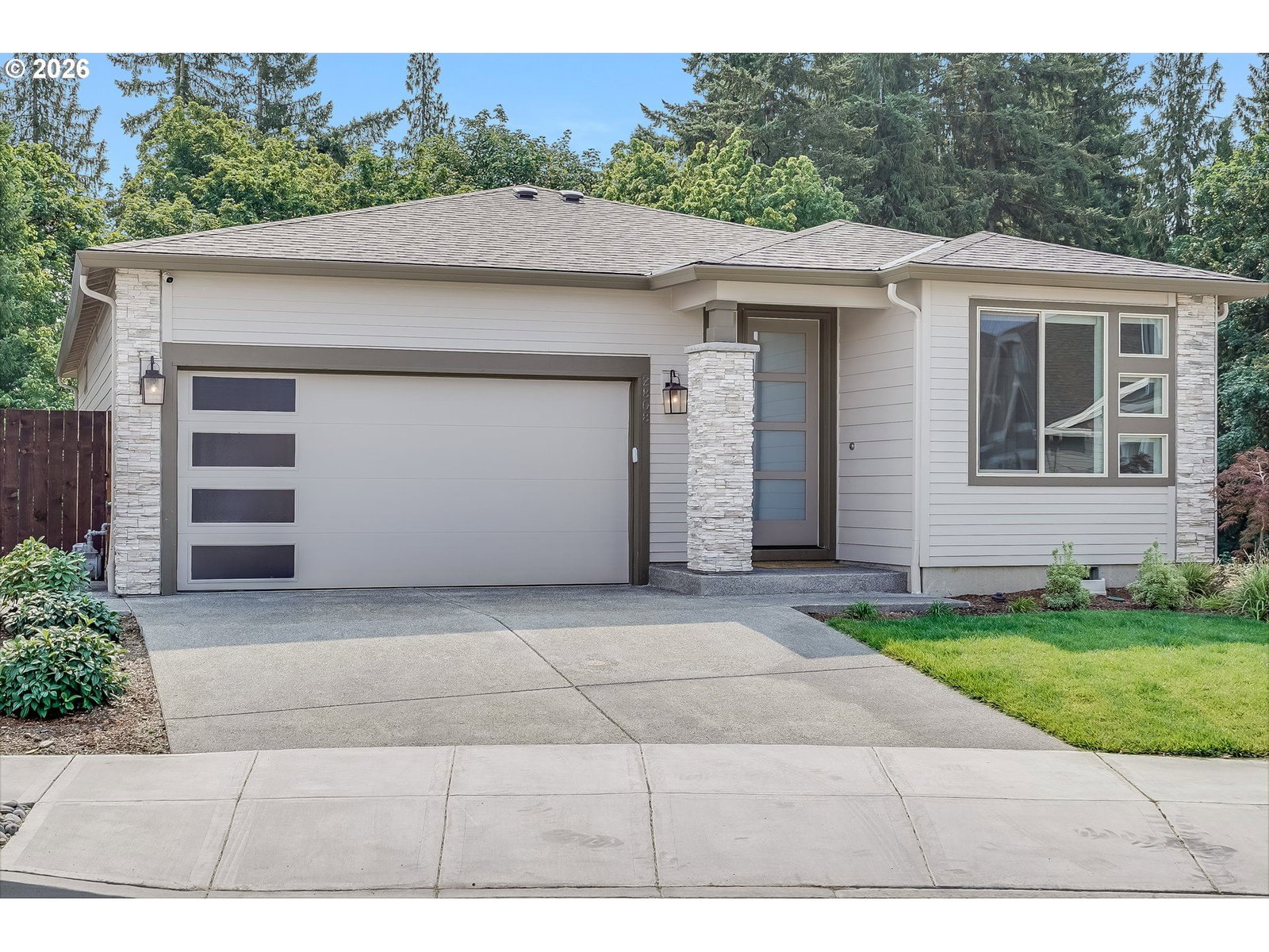 Listing photo 1 of 6