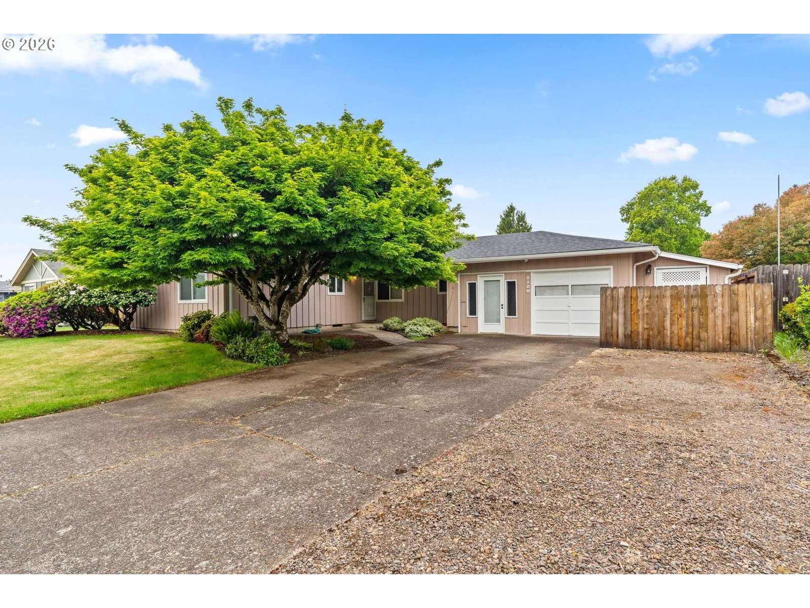 Listing photo 1 of 6
