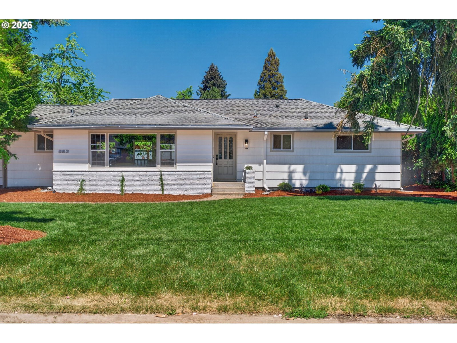 Listing photo 1 of 6