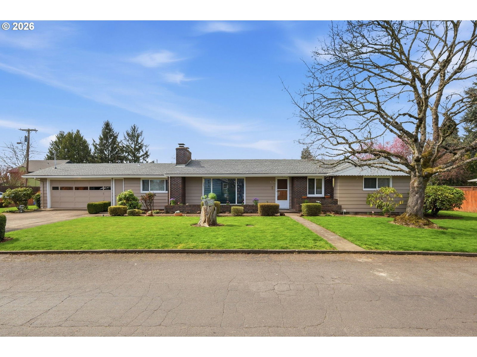 Primary listing photo, 1420 EVERGREEN DR, Eugene, OR, 97404