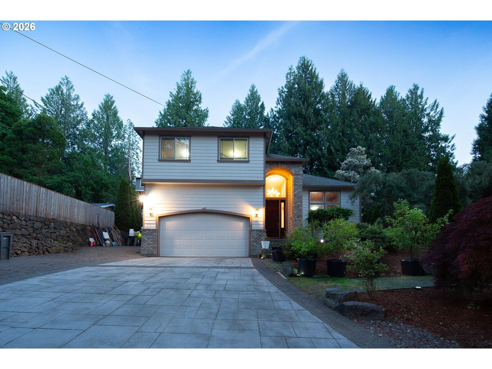 Listing photo 1 of 6