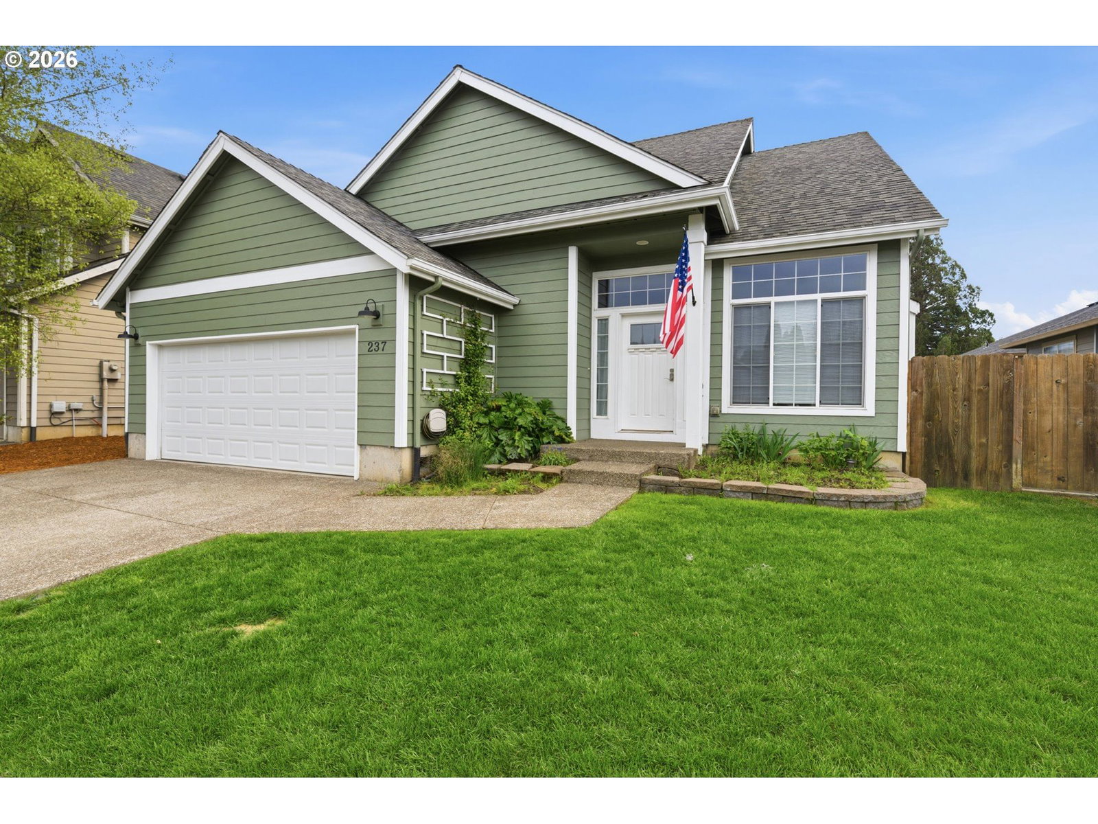 Listing photo 1 of 6