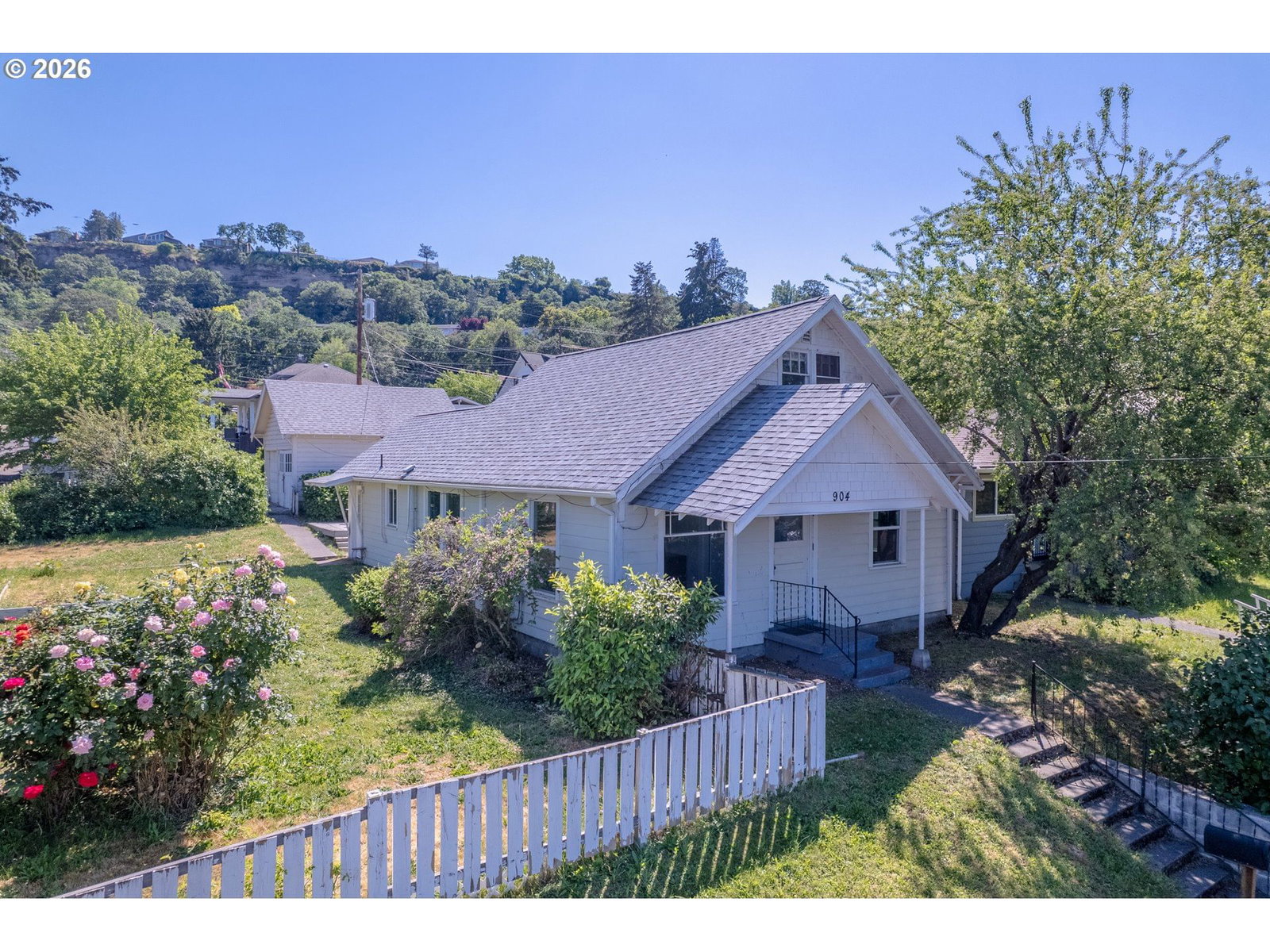 Listing photo 1 of 6