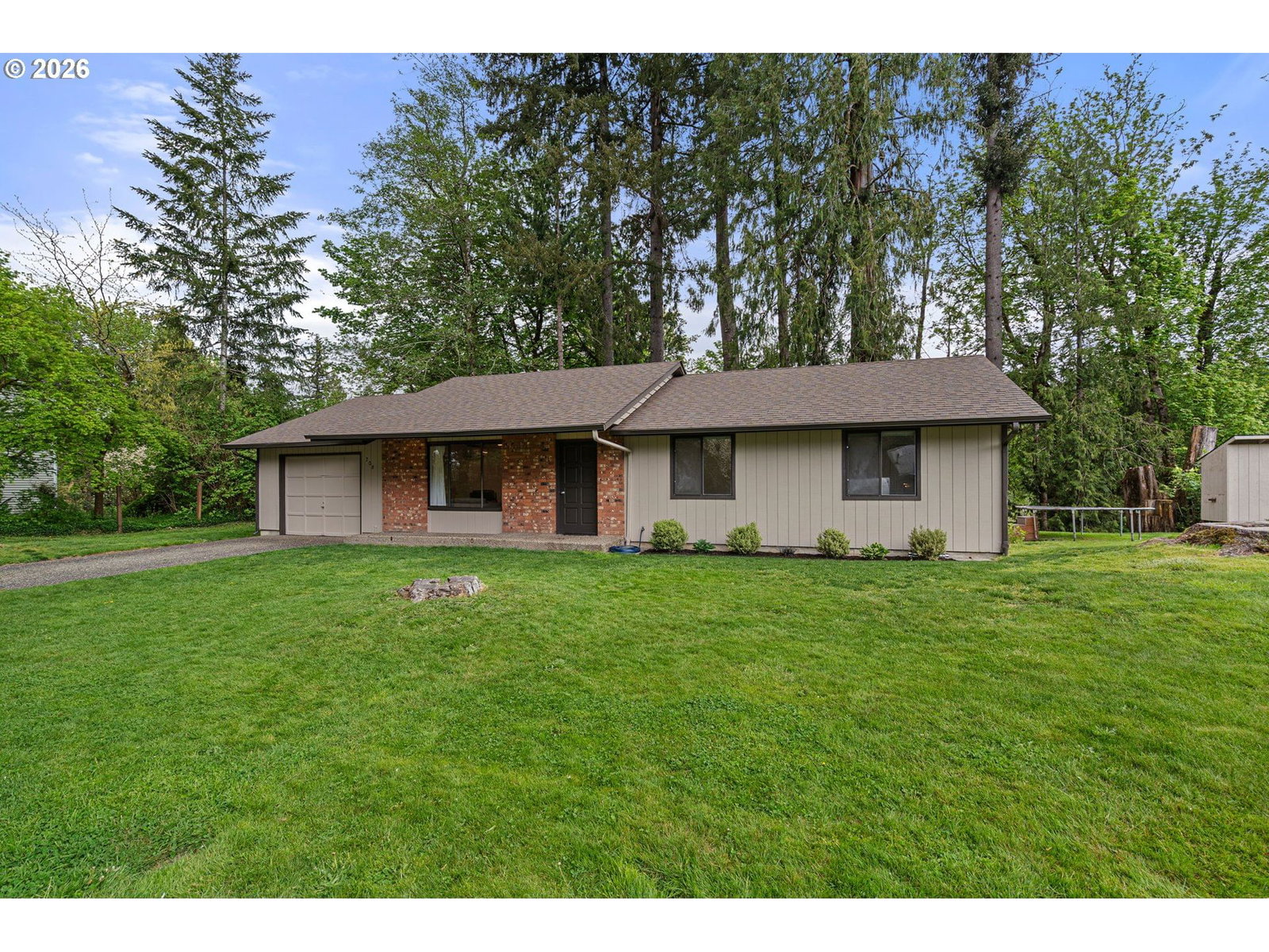 Listing photo 1 of 6