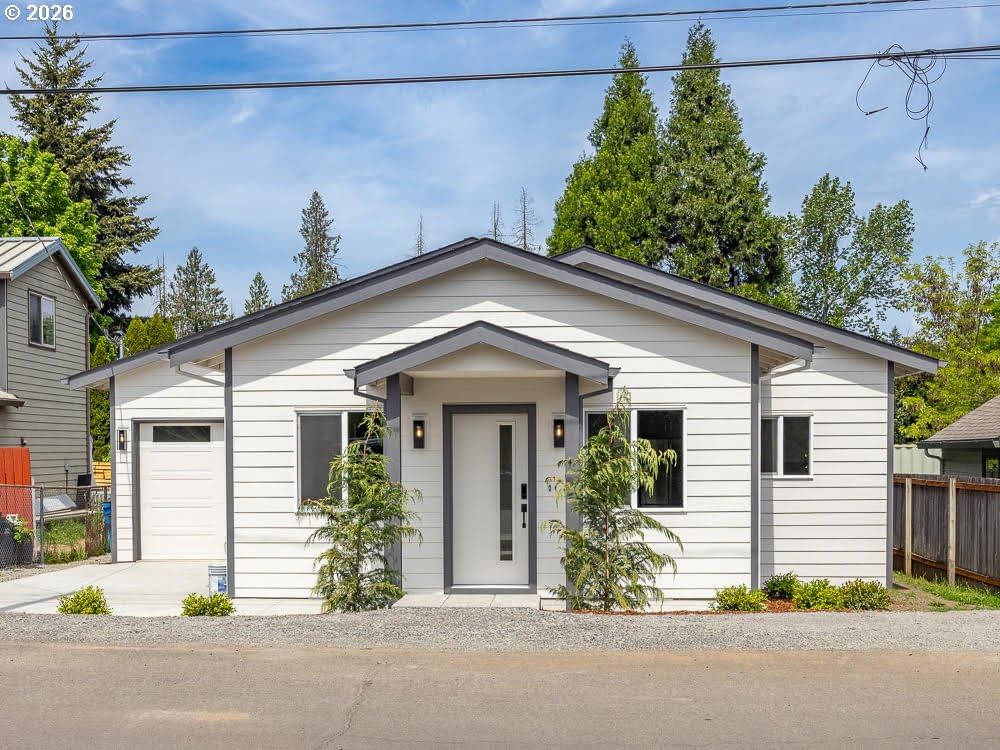 Listing photo 1 of 6