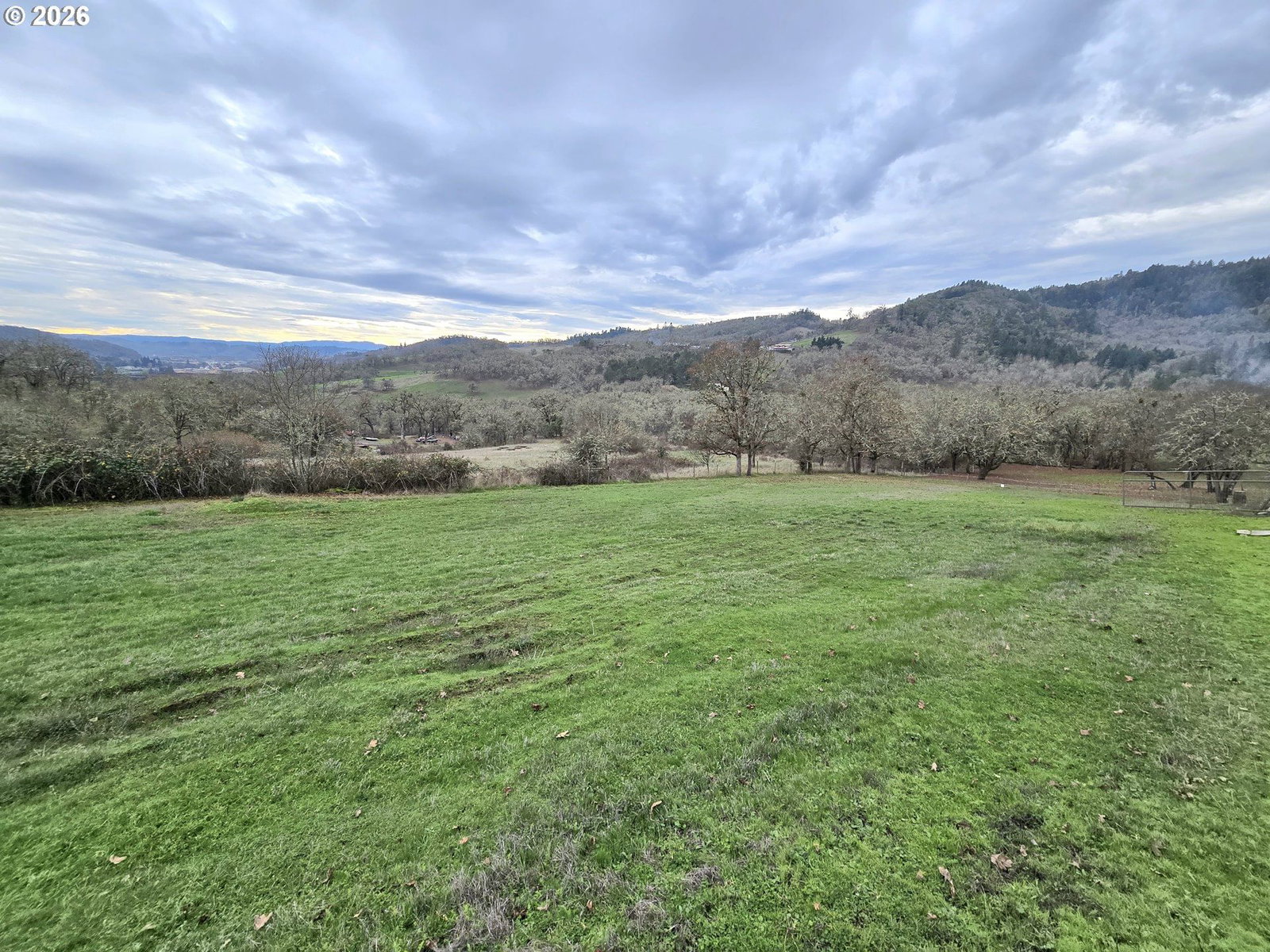 Listing photo 1 of 6