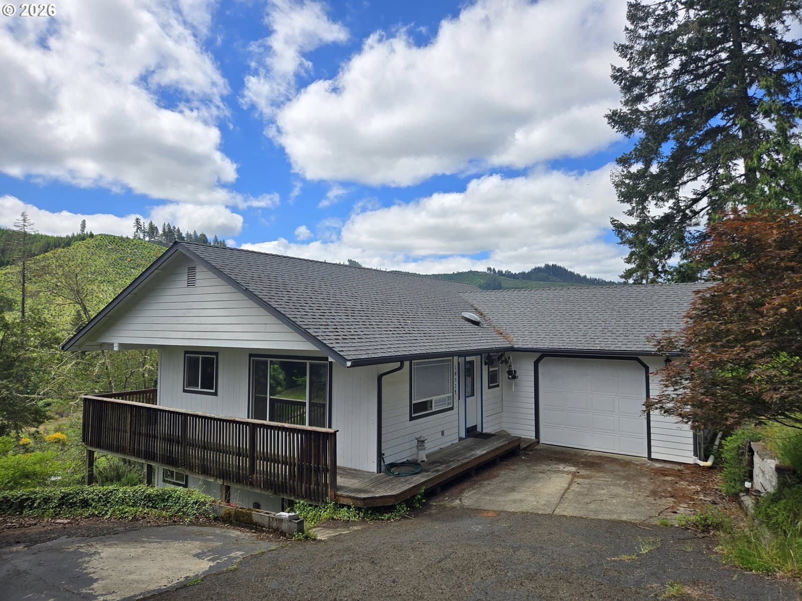 Primary listing photo, 1852 LAKEVIEW DR, Sutherlin, OR, 97479