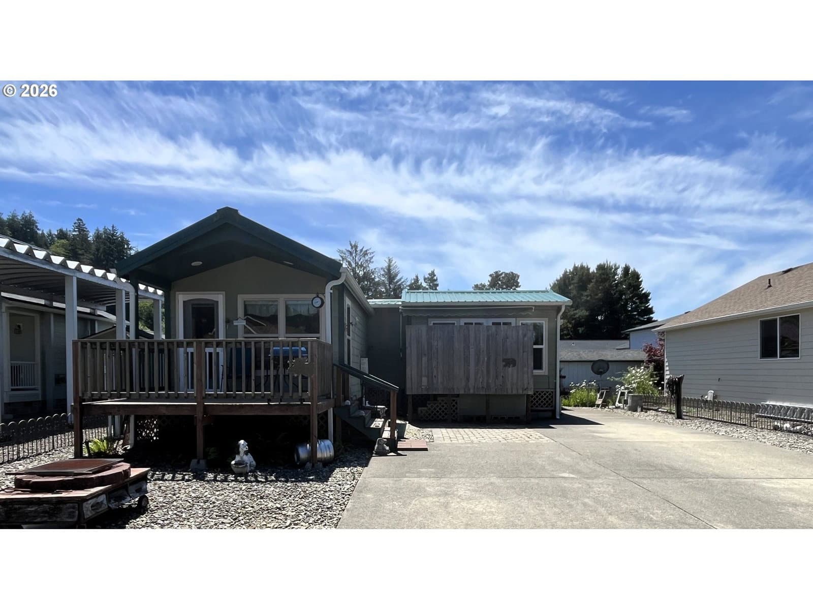 Listing photo 1 of 6