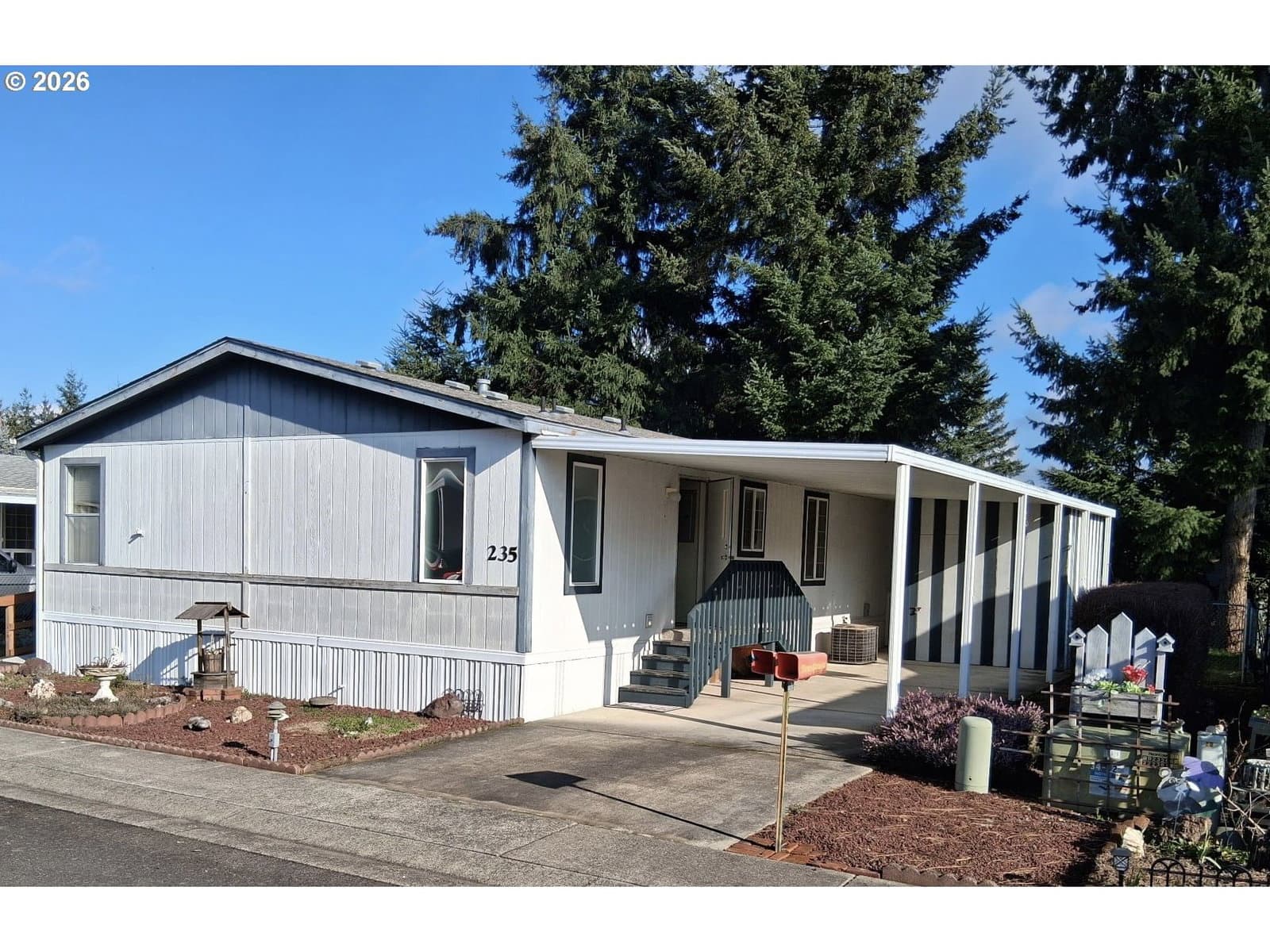 Listing photo 1 of 6