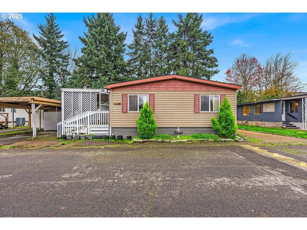 Listing photo 1 of 6