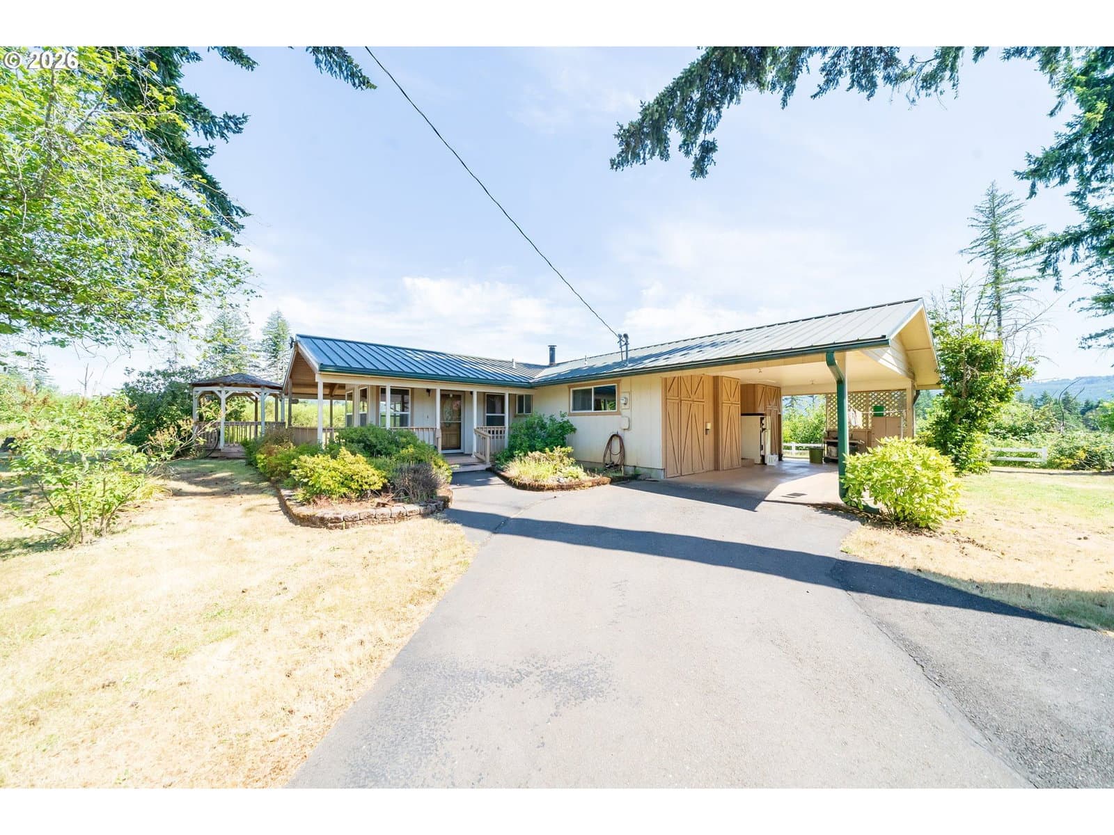 Listing photo 1 of 6
