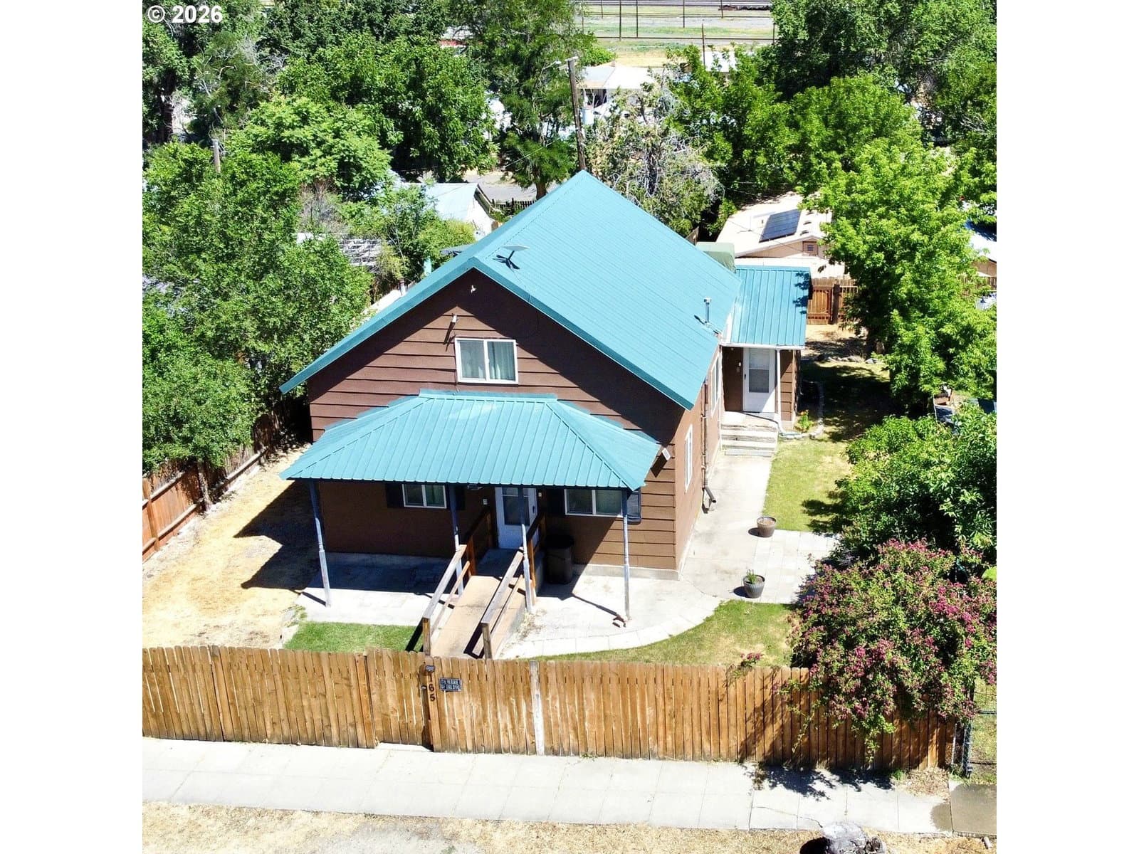 Listing photo 1 of 6
