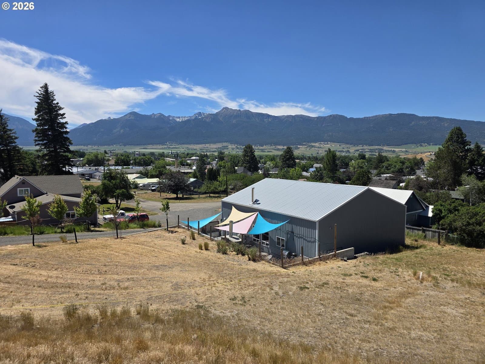 Listing photo 1 of 6
