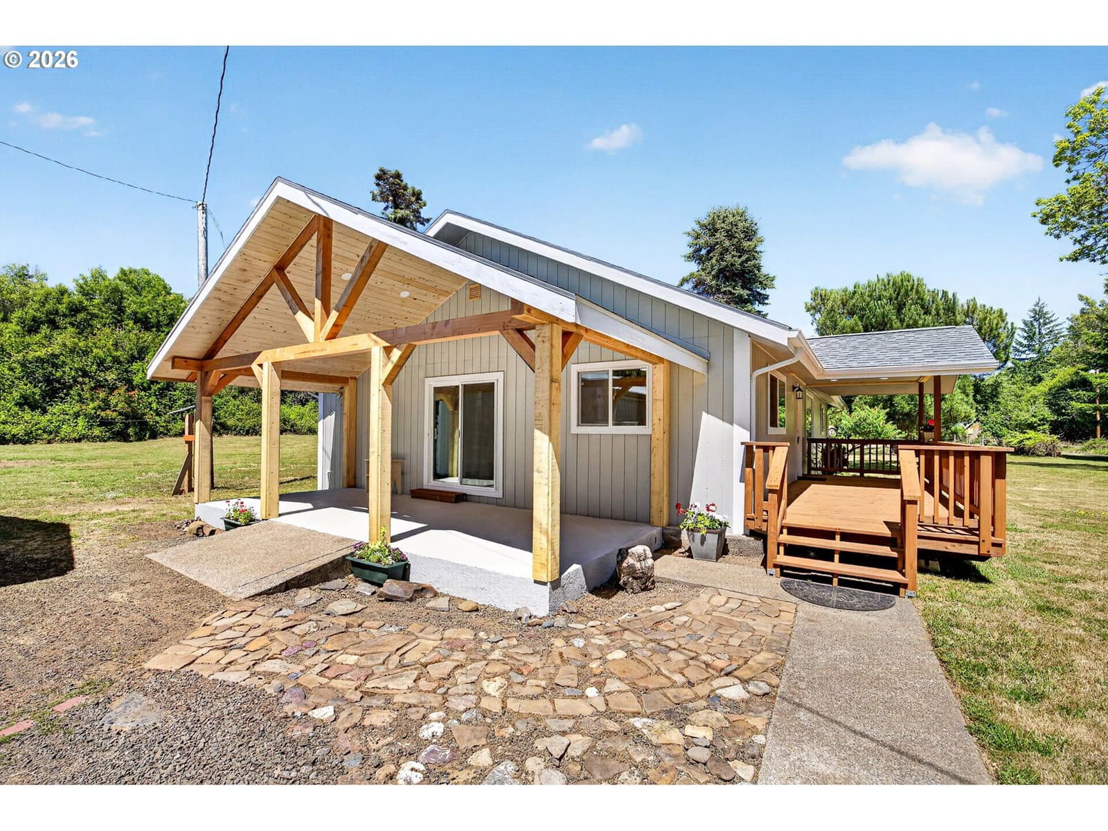 Listing photo 1 of 6