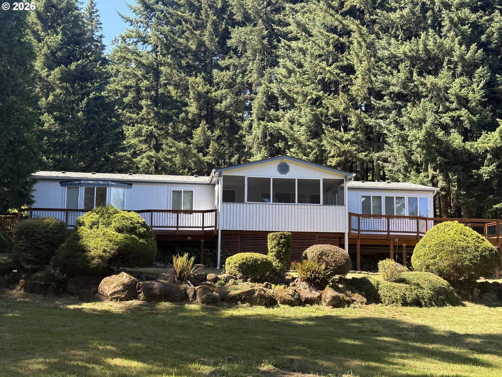 Listing photo 1 of 6