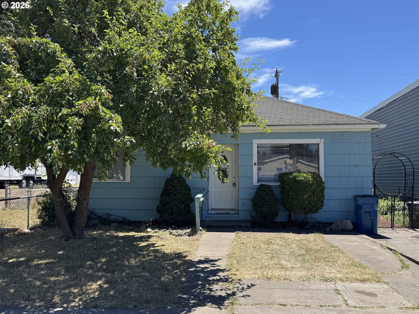 Listing photo 1 of 6