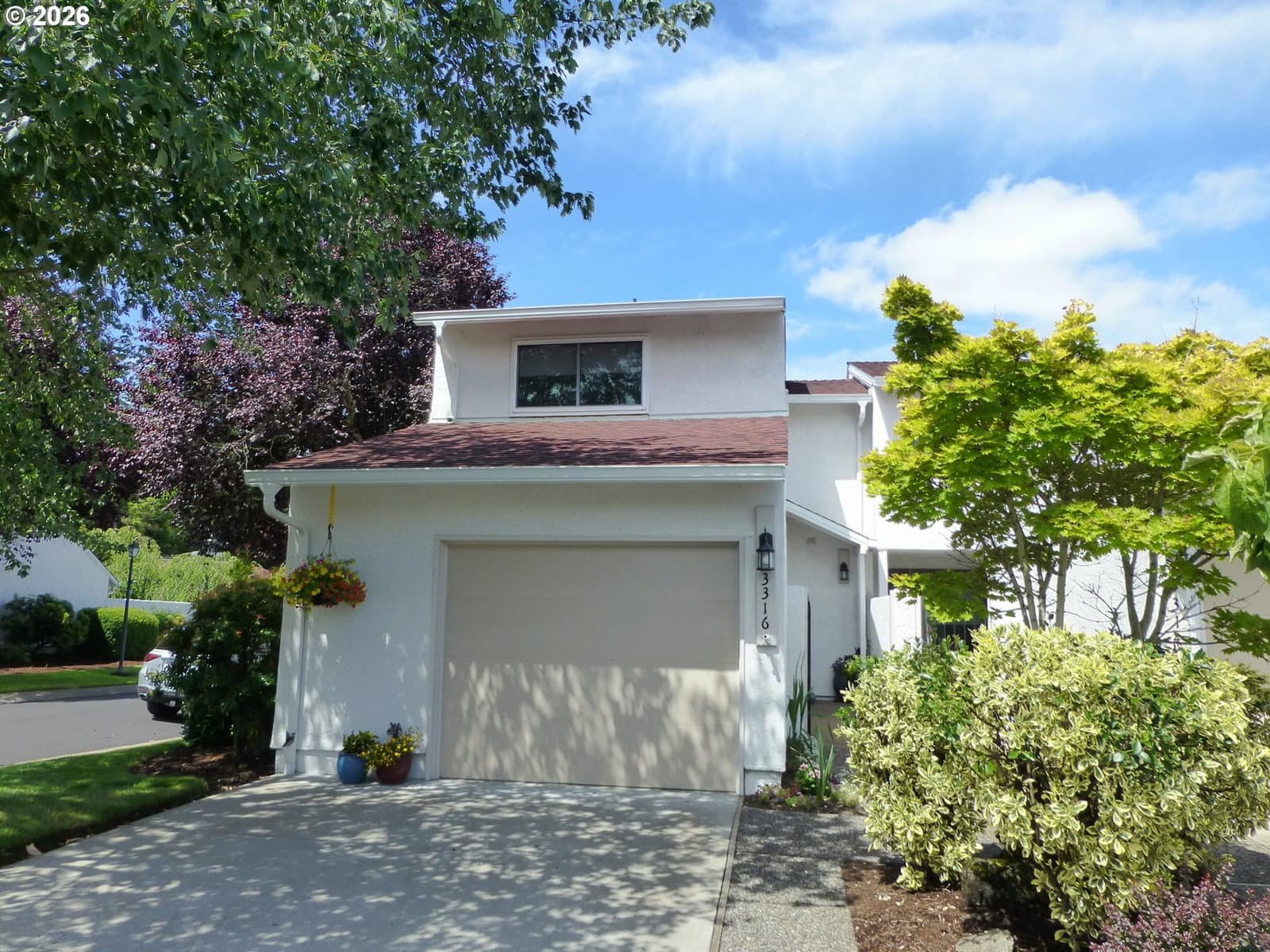 Listing photo 1 of 6
