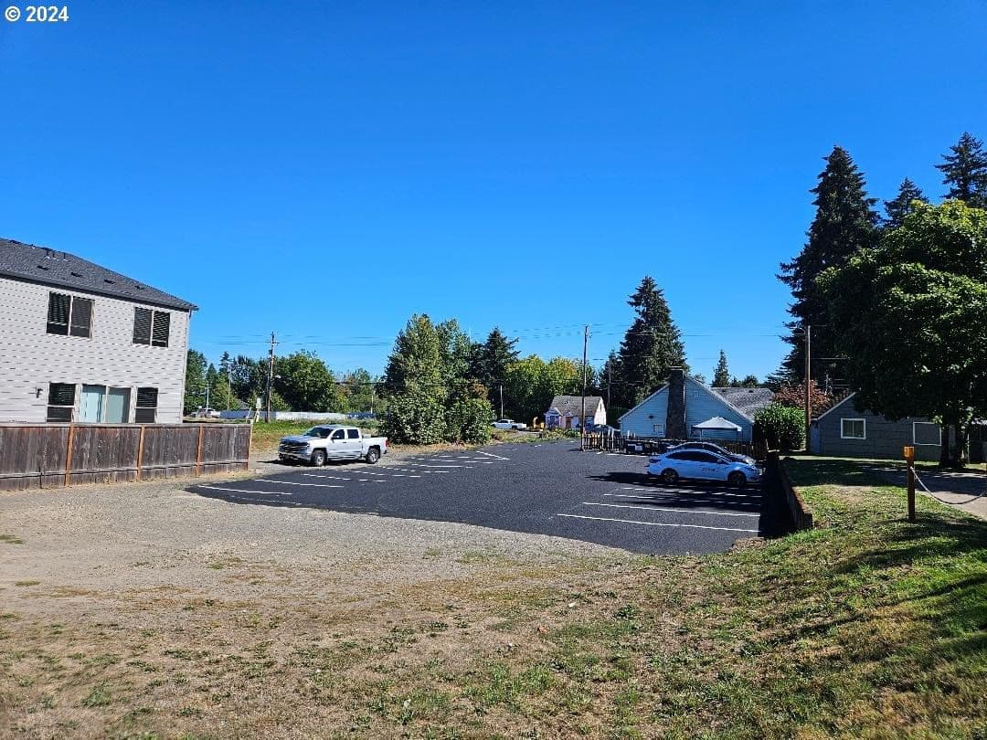 Listing photo 1 of 1