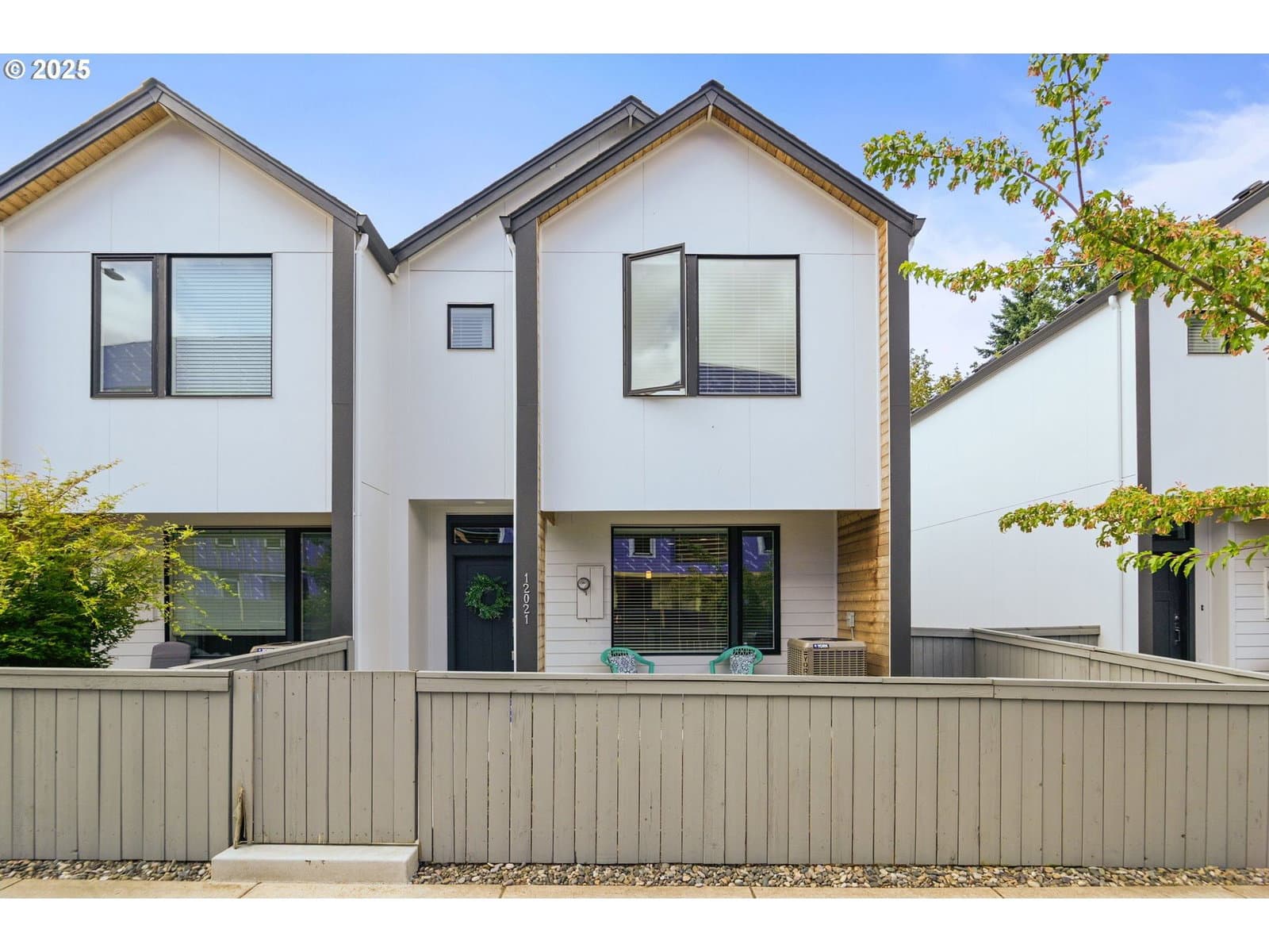 Listing photo 1 of 1