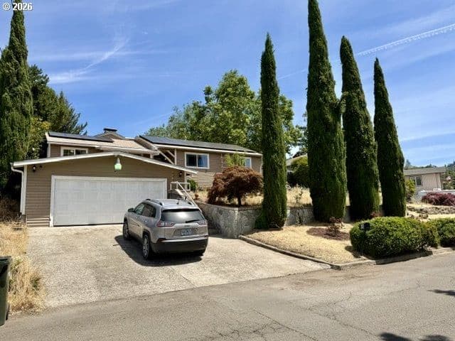 Listing photo 1 of 5