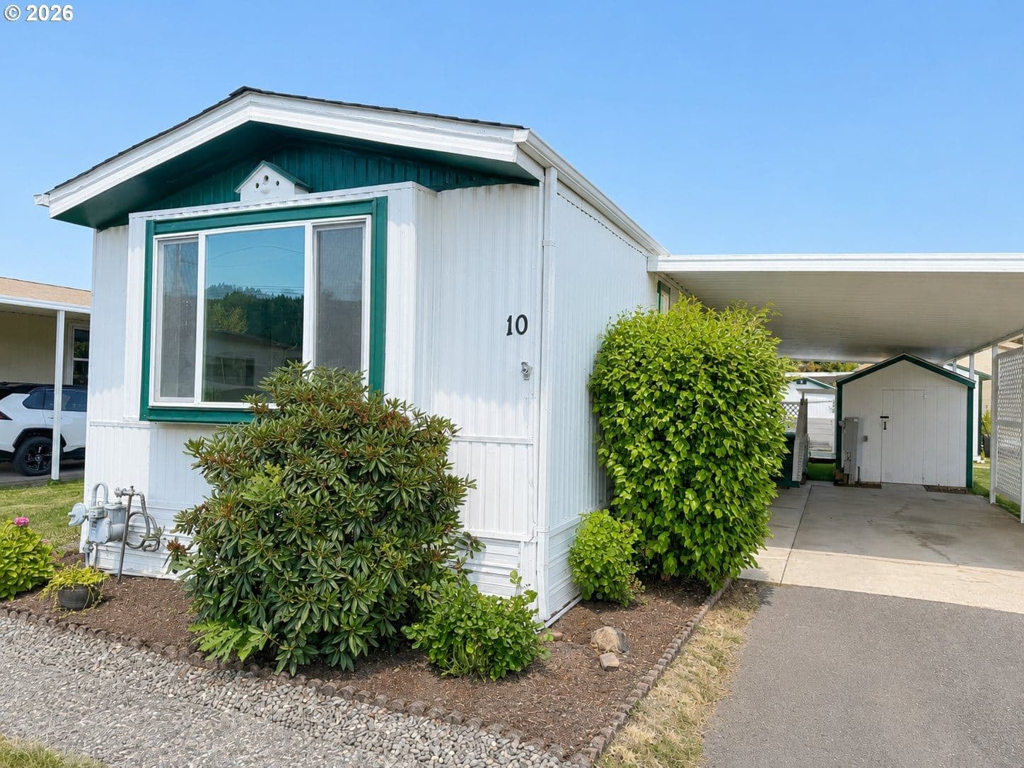 Listing photo 1 of 6
