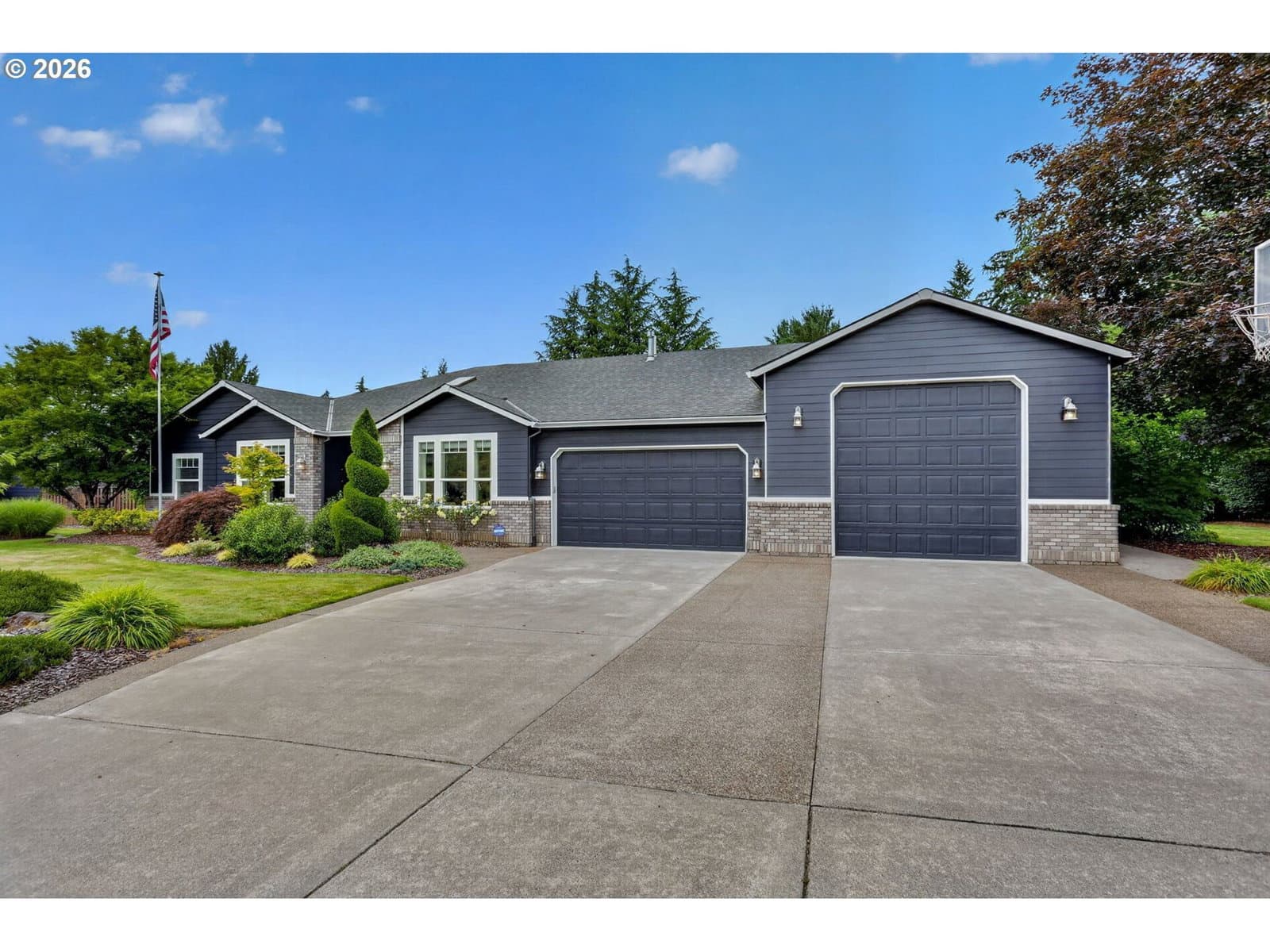 Listing photo 1 of 6