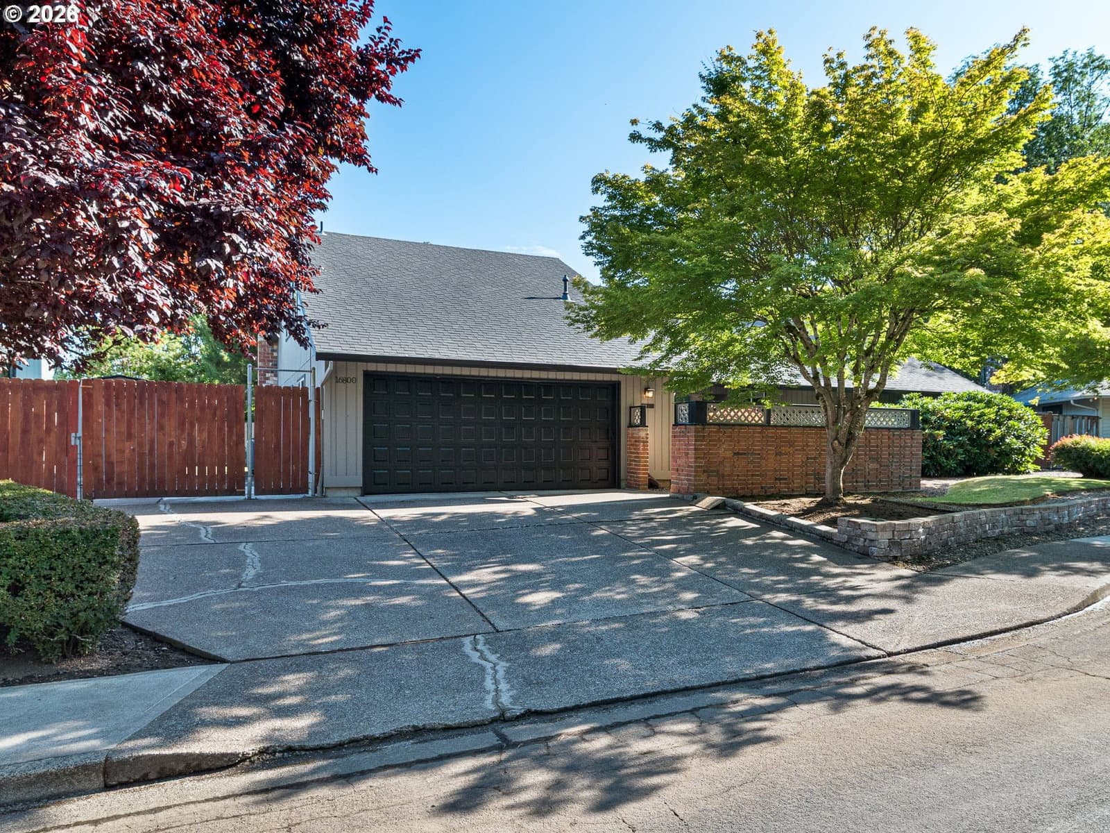 Listing photo 1 of 6