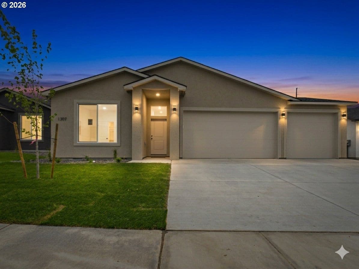Primary listing photo, 1307 Kimber DR, Hermiston, OR, 97838