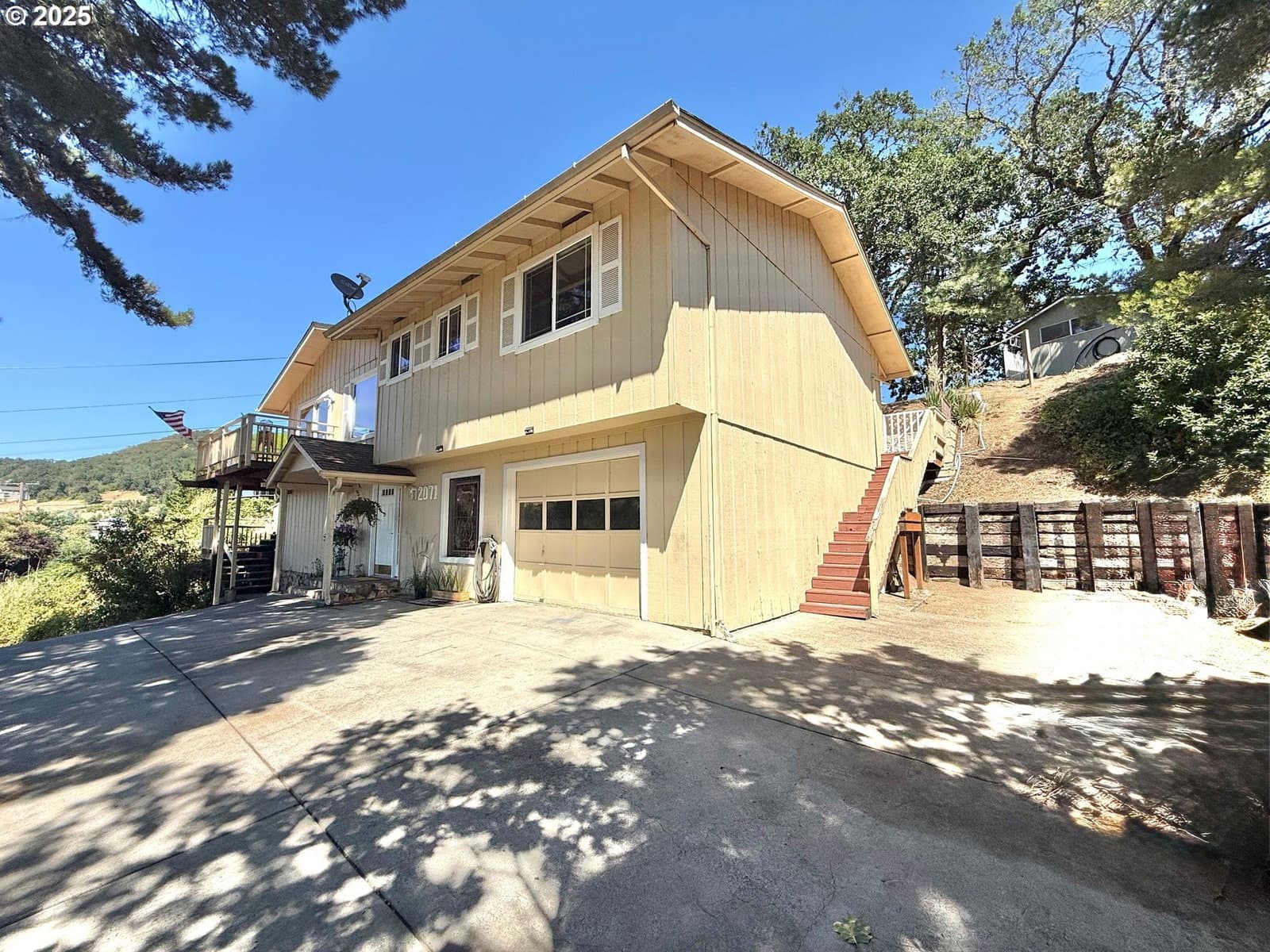 Primary listing photo, 2071 NW MOTAH ST, Roseburg, OR, 97471