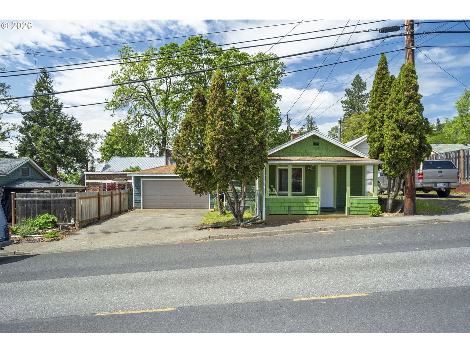 Listing photo 1 of 6