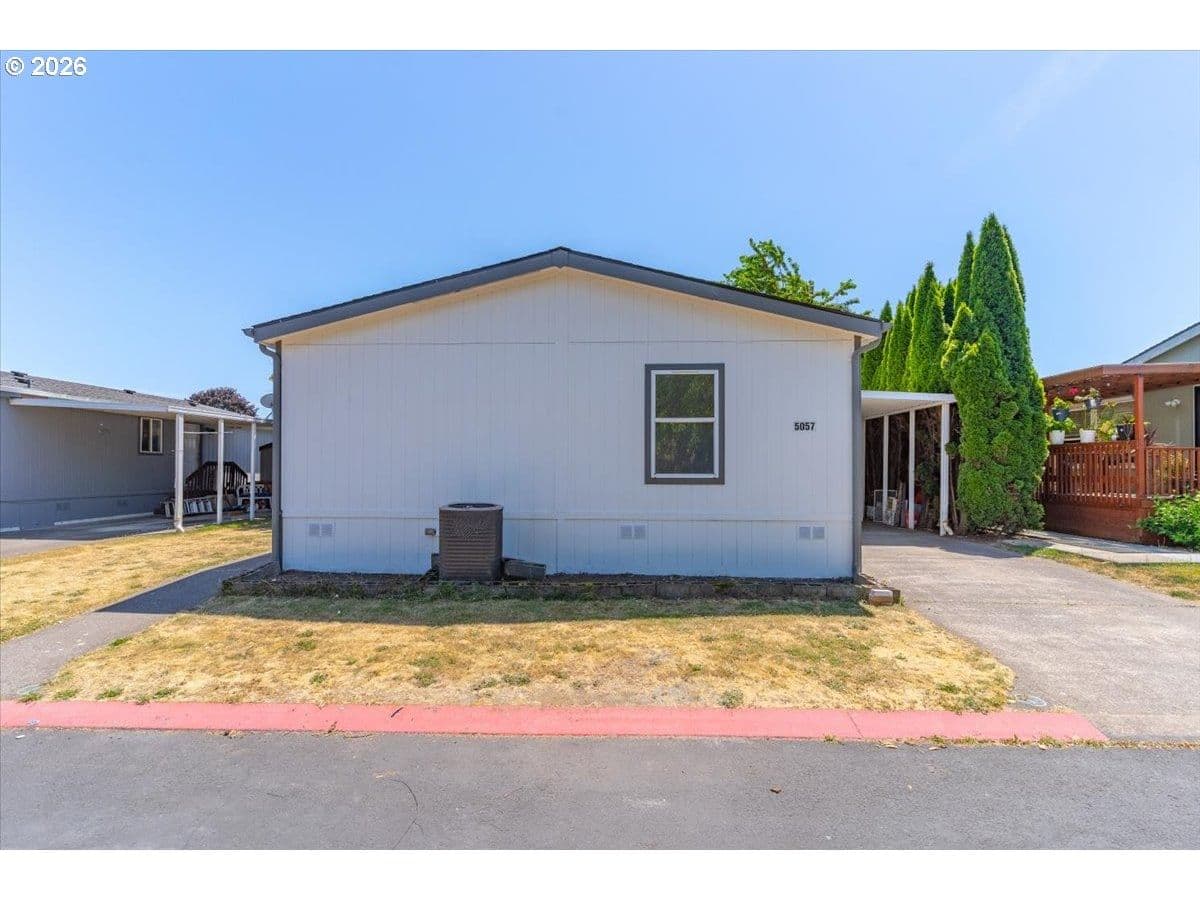 Listing photo 1 of 6