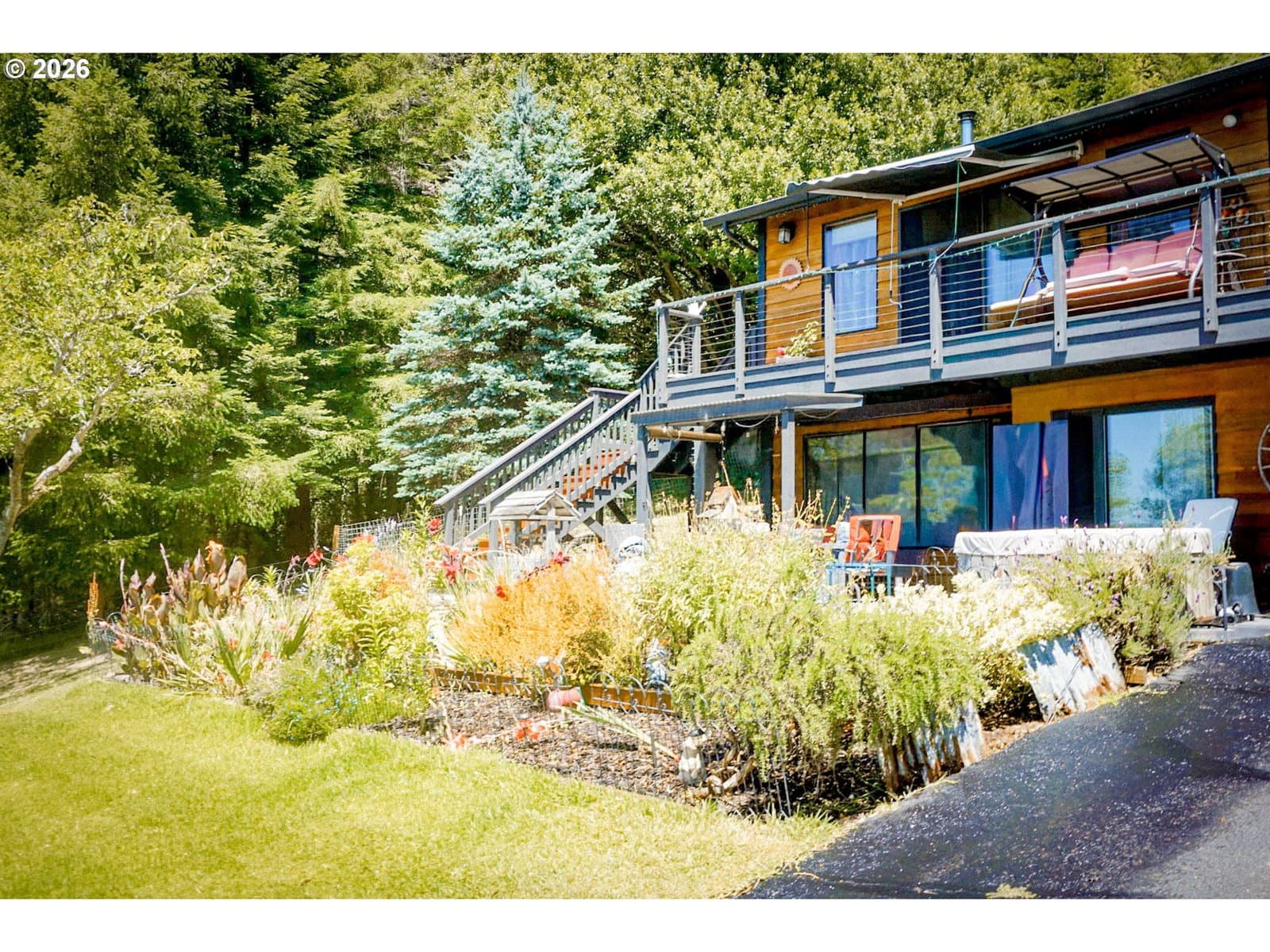 Listing photo 1 of 6