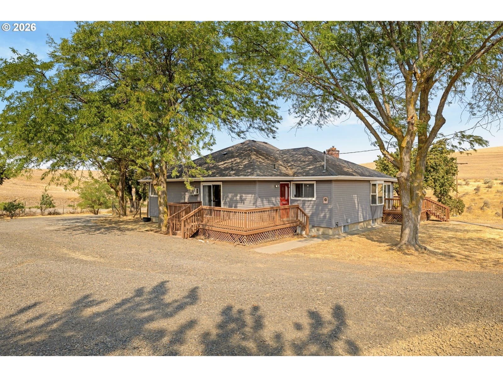 Listing photo 1 of 6
