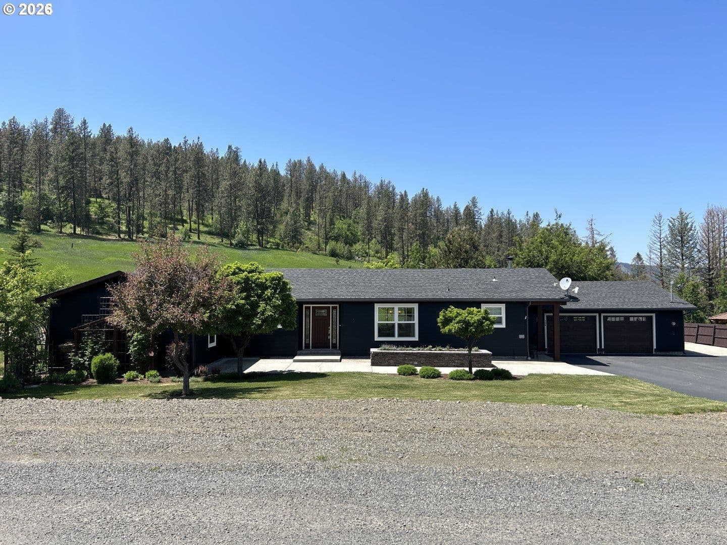 Listing photo 1 of 6