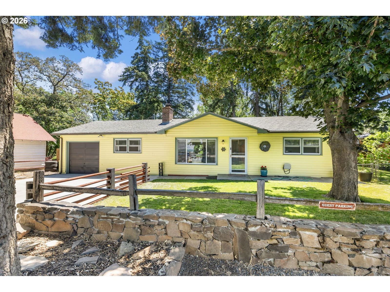 Listing photo 1 of 6