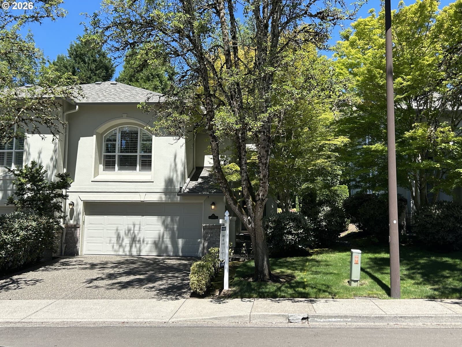 Listing photo 1 of 6