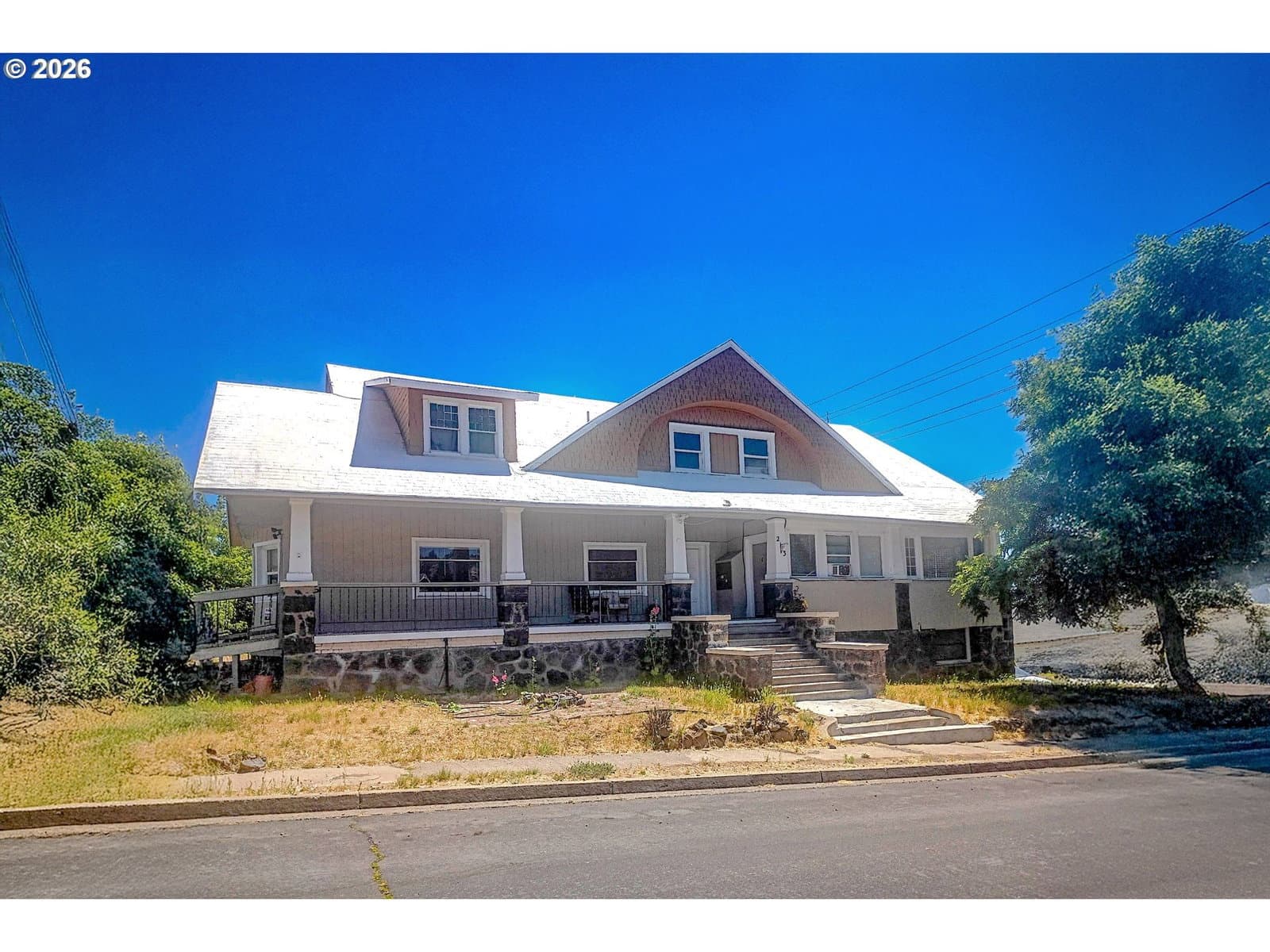 Listing photo 1 of 6