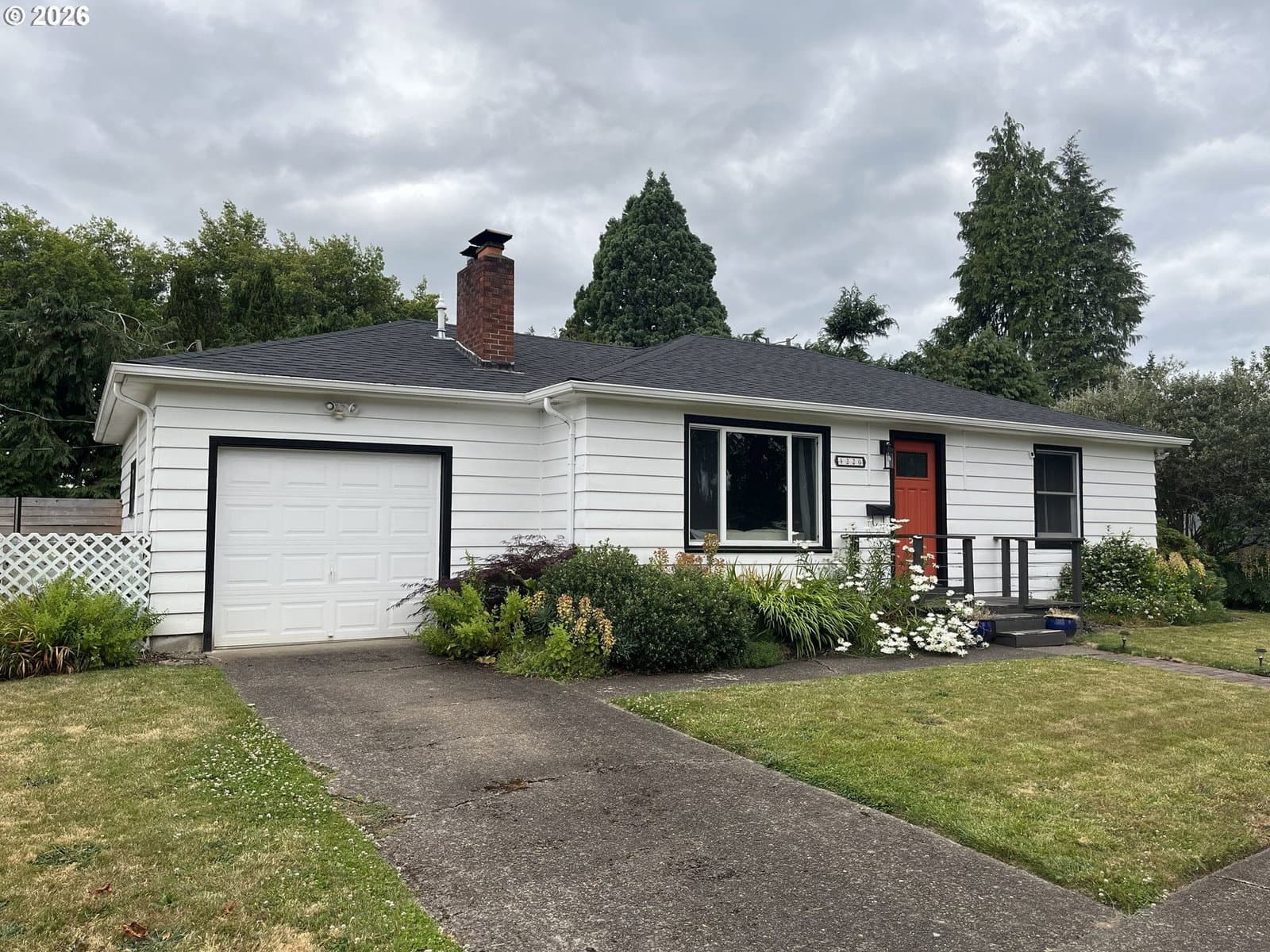 Listing photo 1 of 6