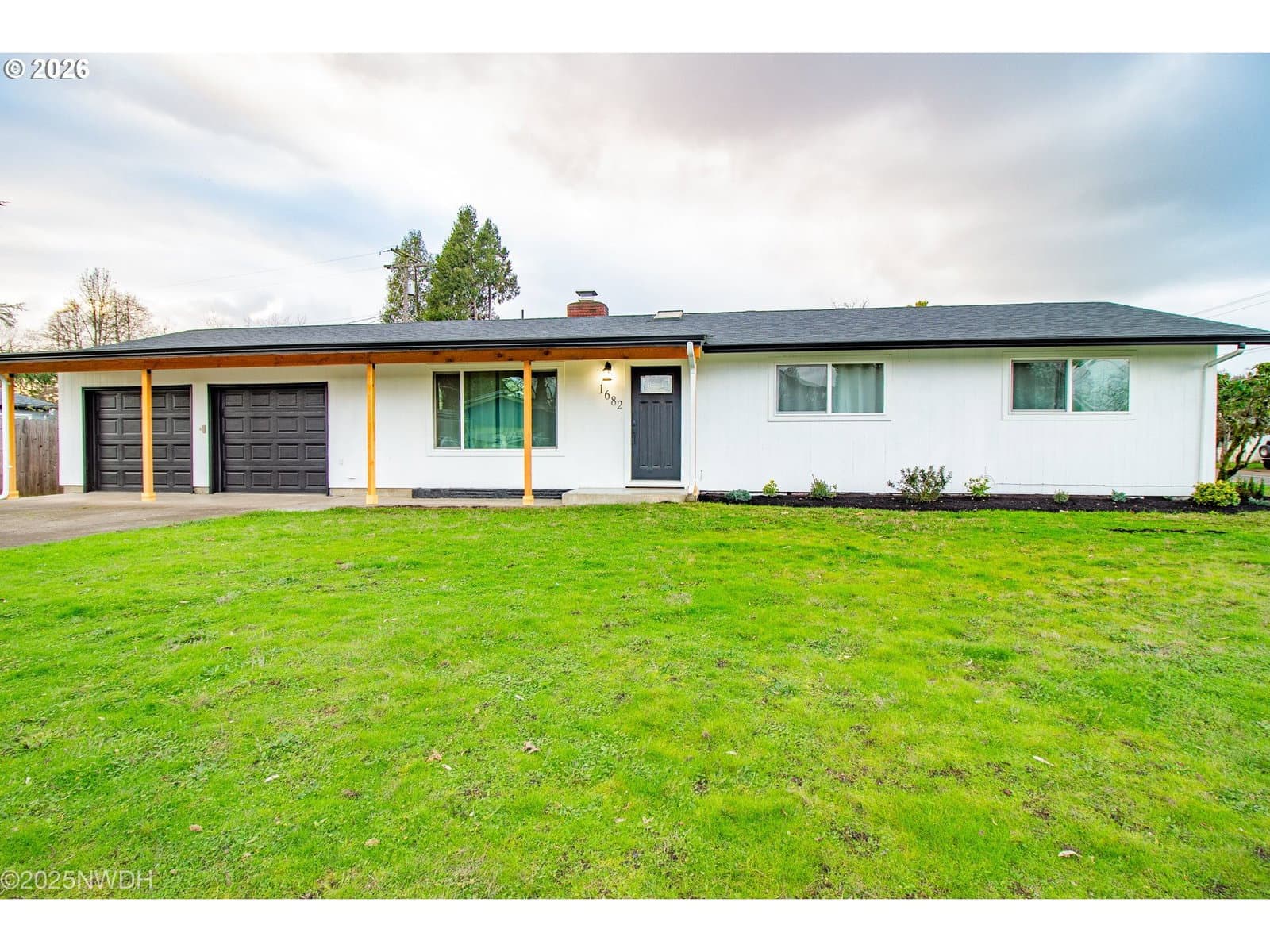 Primary listing photo, 1682 HEMLOCK ST, Eugene, OR, 97404