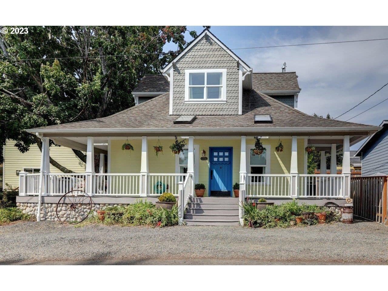 Listing photo 1 of 6