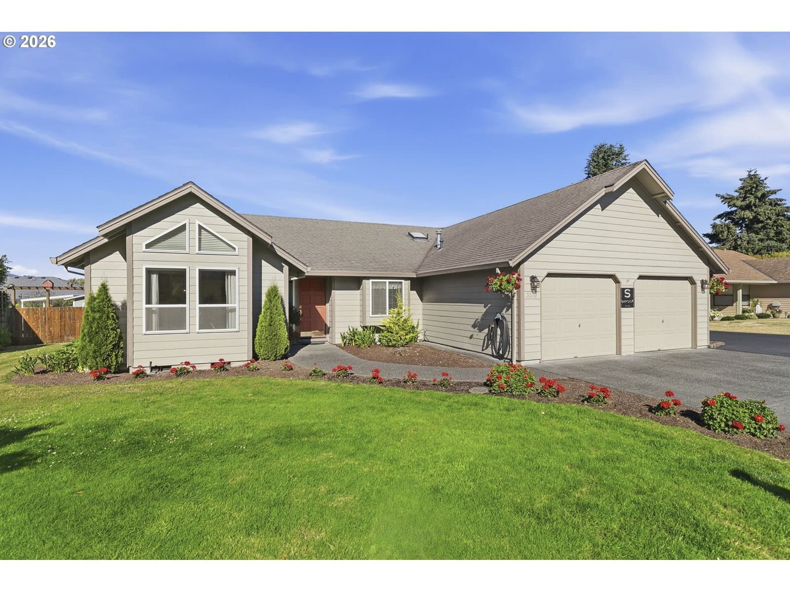 Listing photo 1 of 6