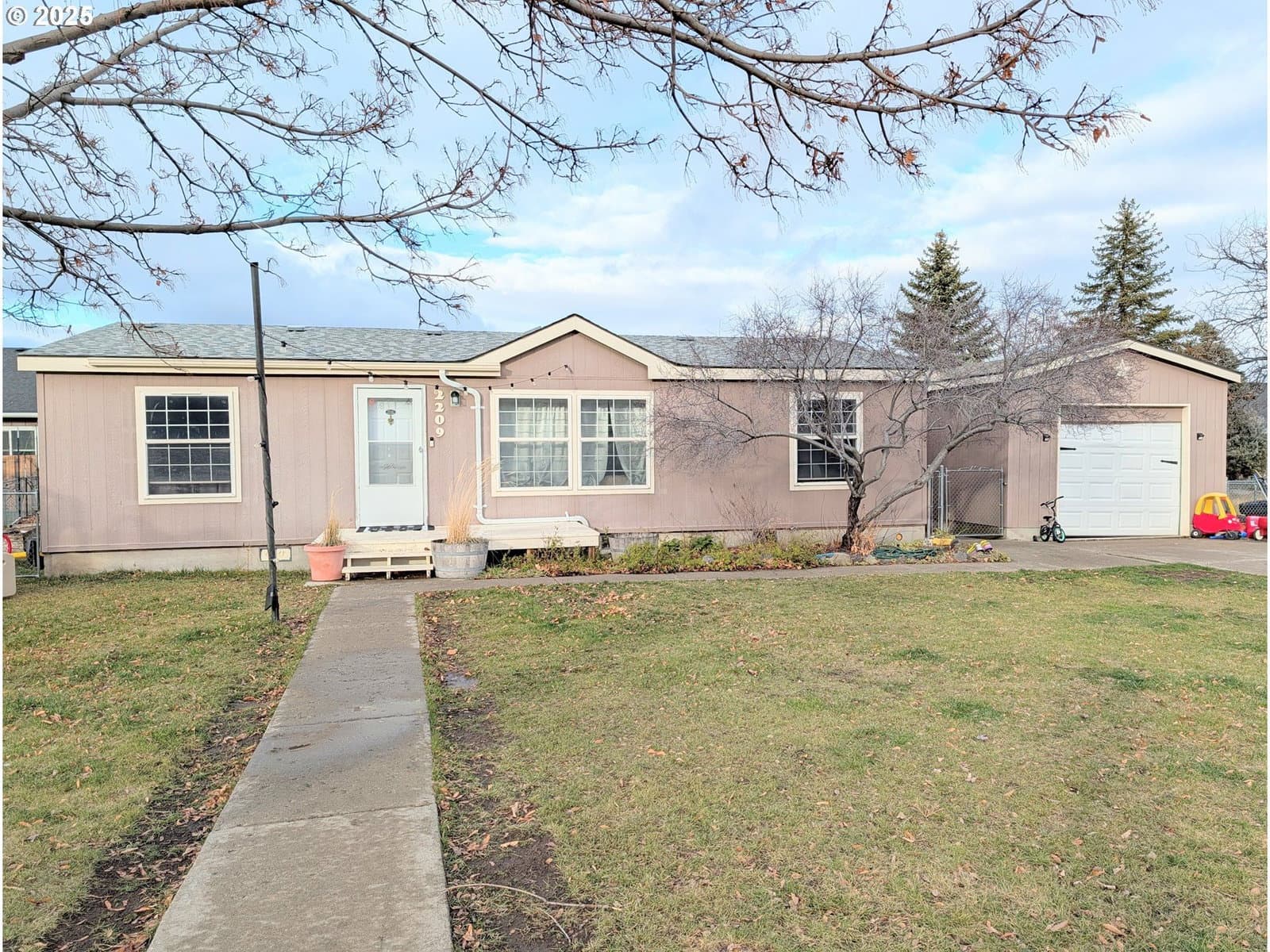 Primary listing photo, 2209 TERRA LEA CT, La Grande, OR, 97850