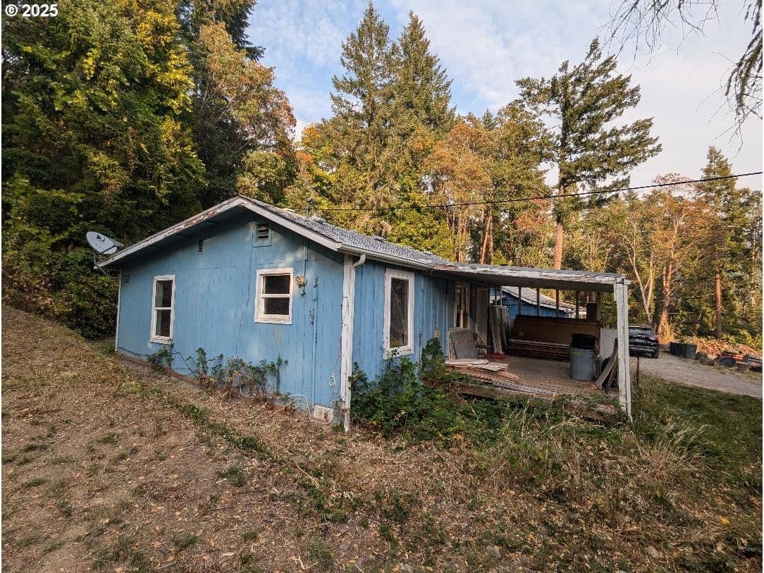 Listing photo 1 of 6