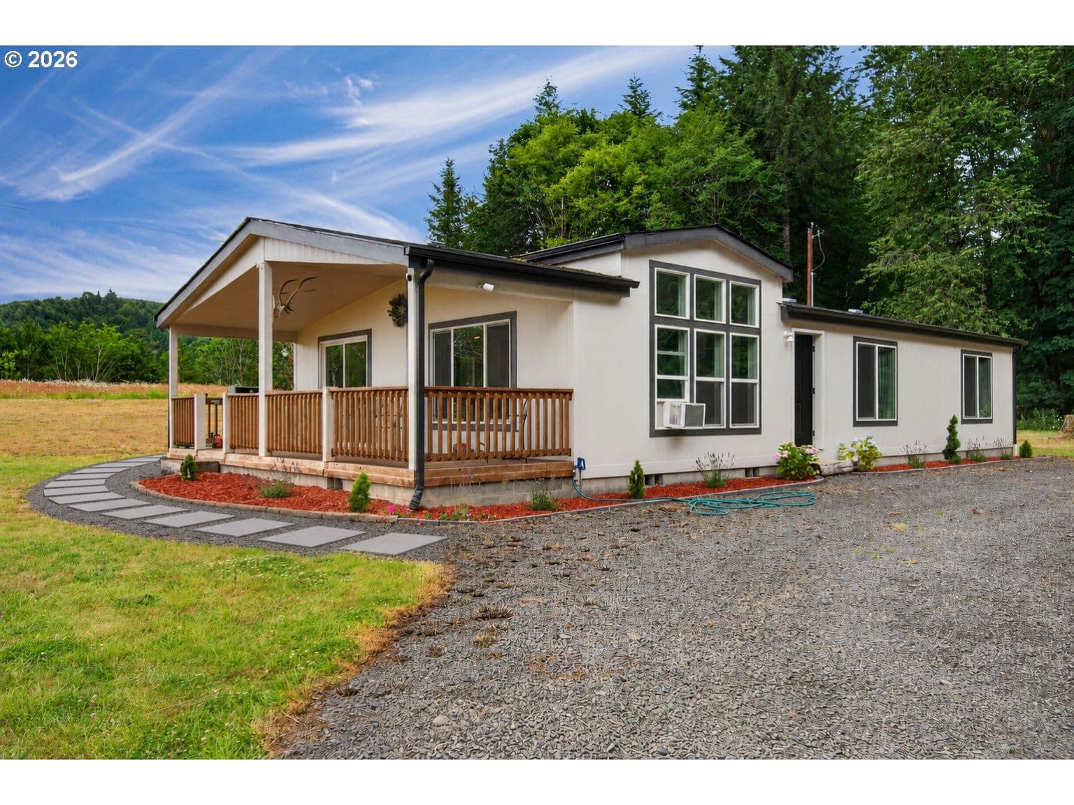 Listing photo 1 of 6