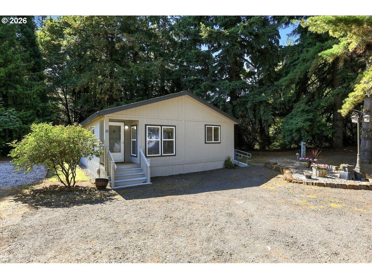 Listing photo 1 of 6
