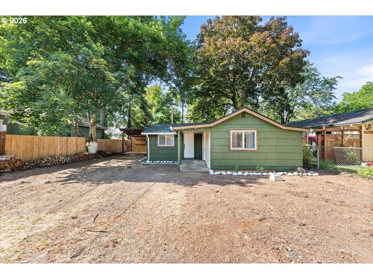 Listing photo 1 of 6