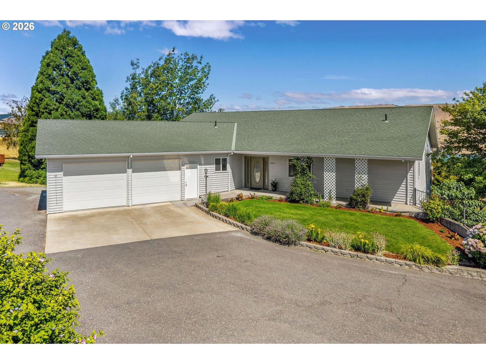 Listing photo 1 of 6