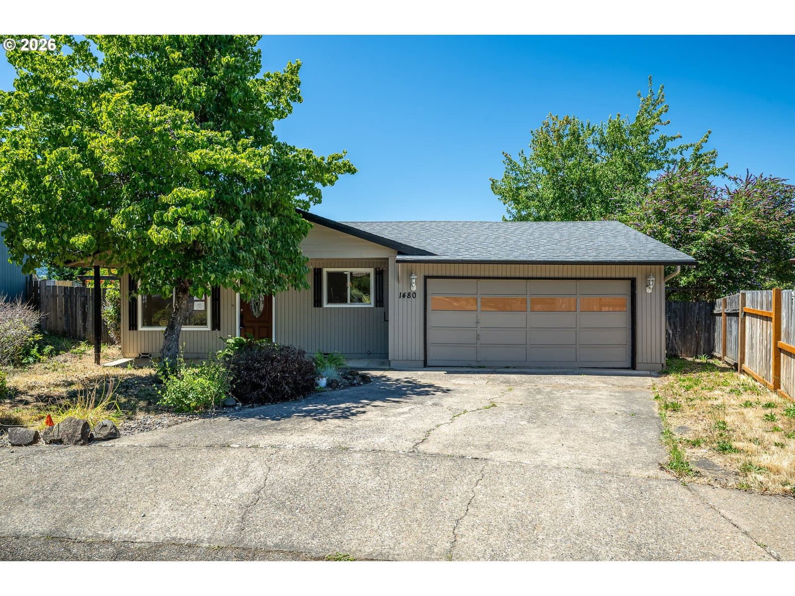 Listing photo 1 of 6