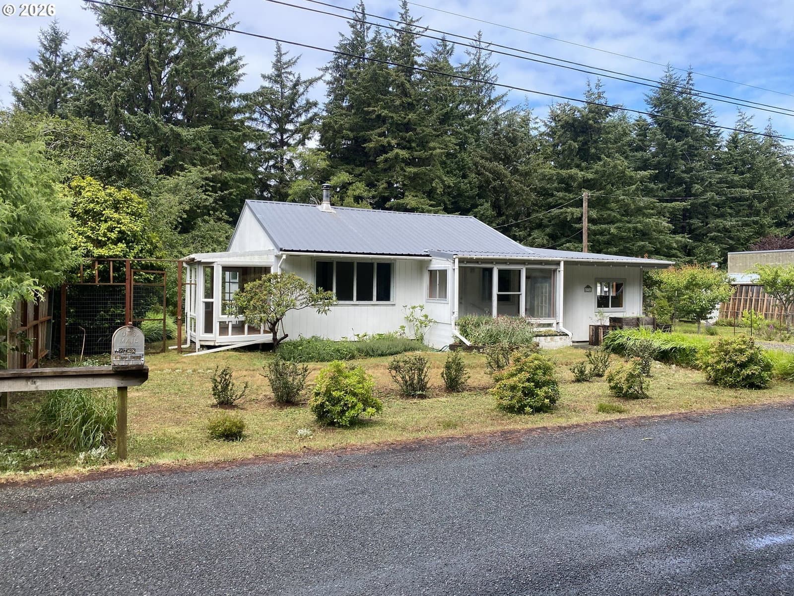 Listing photo 1 of 6