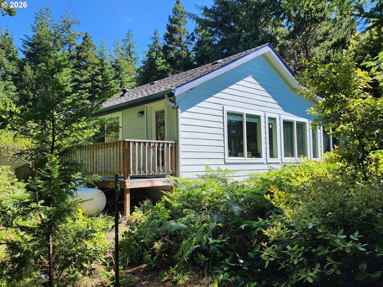 Listing photo 1 of 6